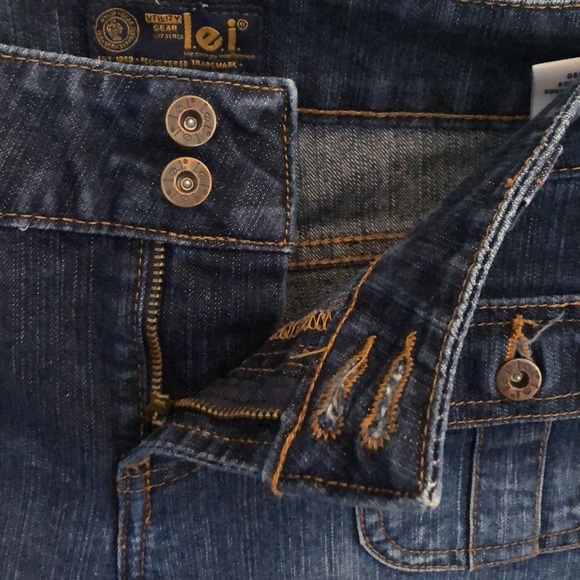 L E I. Blue Jean Capris Sz 11 Juniors - Picture 3 of 8